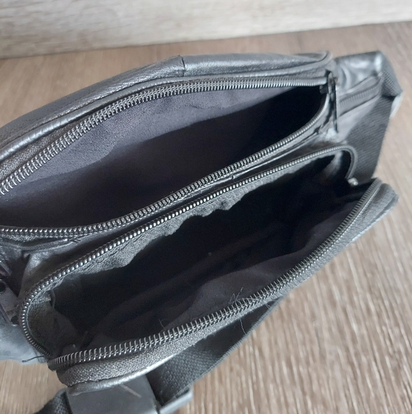 Vintage Black Leather Fanny Pack Waist Bag - Picture 4 of 6